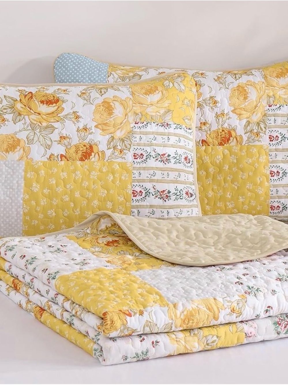 Classic Yellow Floral Patchwork Quilt Set - Home Bedding - Queen